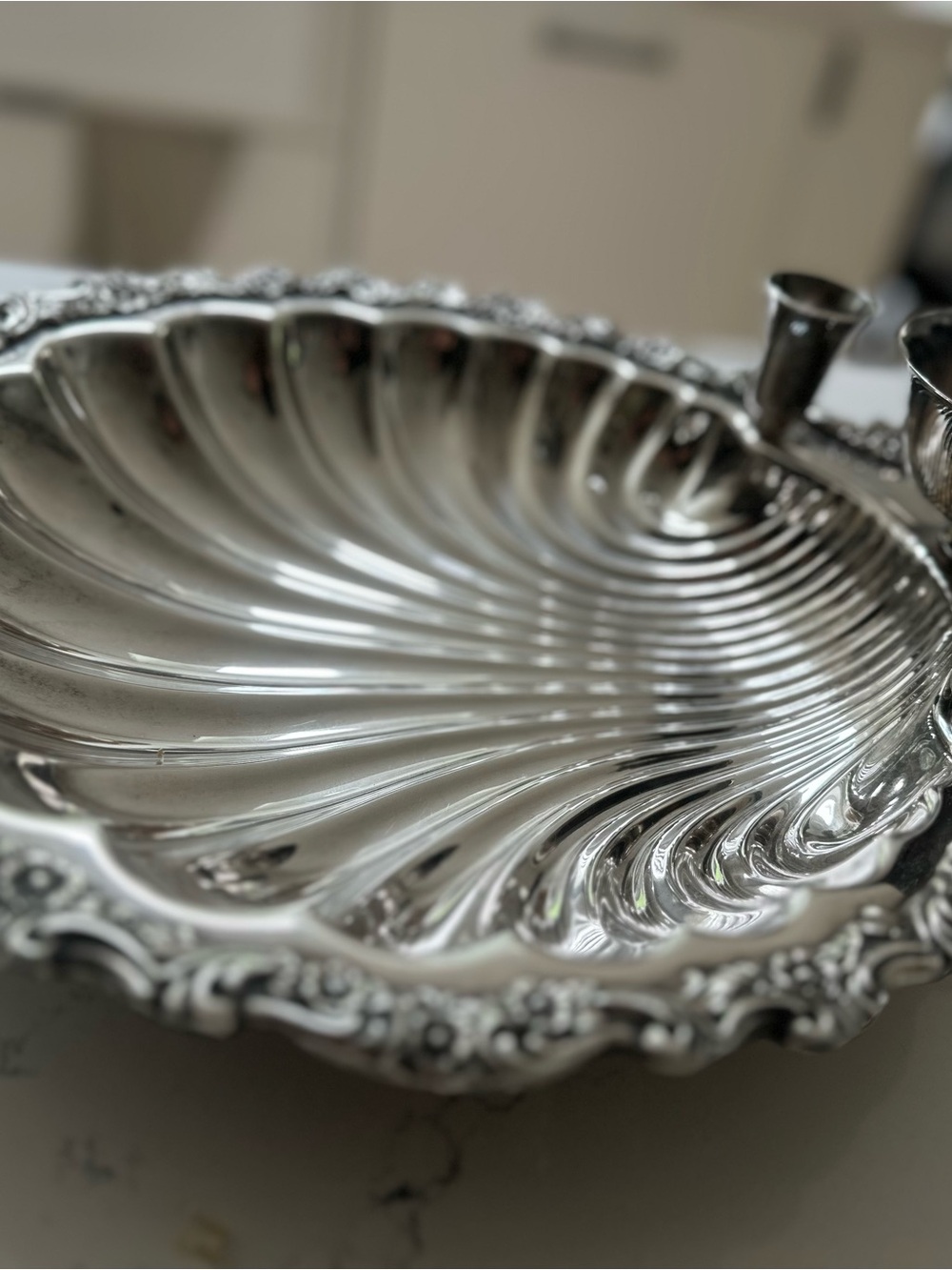 1940s Silver-Played Shell Serving Tray - Elegant Home Dining - vintage - Picture 6 of 14